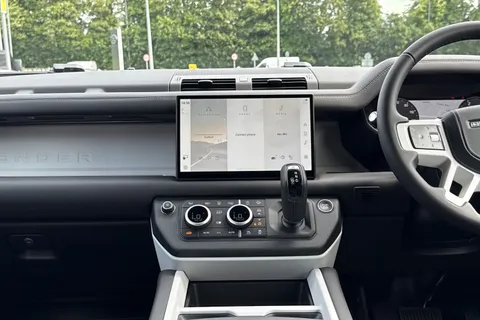  Land Rover Defender 130 3.0 D350 MHEV X-Dynamic HSE Auto 4WD Euro 6 (s/s) 5dr Thumbnail #46