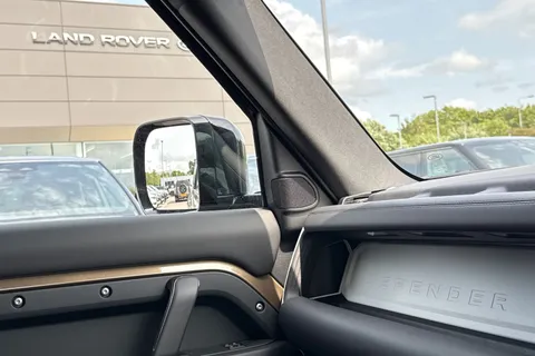  Land Rover Defender 130 3.0 D350 MHEV X-Dynamic HSE Auto 4WD Euro 6 (s/s) 5dr Thumbnail #56