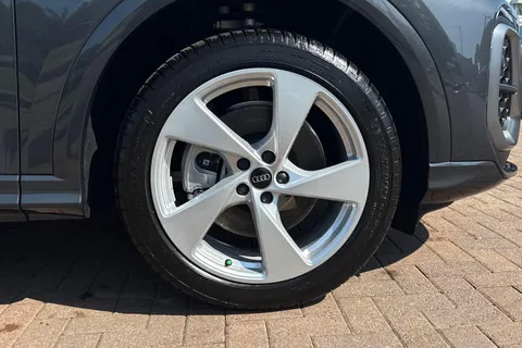 Audi Q5 2.0 TDI S line S Tronic quattro Euro 6 (s/s) 5dr Thumbnail #7