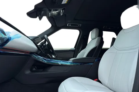 Land Rover Range Rover Sport 3.0 P460e 38.2kWh Dynamic SE Auto 4WD Euro 6 (s/s) 5dr Thumbnail #4