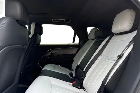 Land Rover Range Rover Sport 3.0 P460e 38.2kWh Dynamic SE Auto 4WD Euro 6 (s/s) 5dr Thumbnail #5