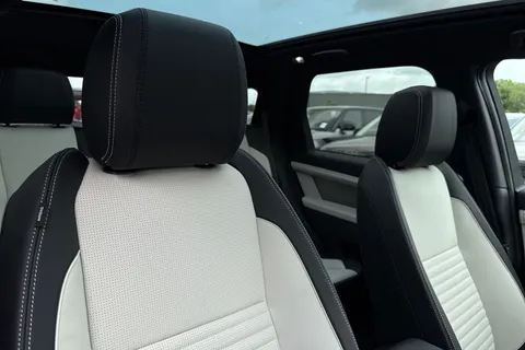 Land Rover Discovery Sport 2.0 D200 MHEV Dynamic SE Auto 4WD Euro 6 (s/s) 5dr Thumbnail #11