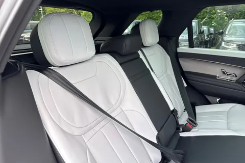  Land Rover Range Rover Sport 3.0 P460e 38.2kWh Dynamic SE Auto 4WD Euro 6 (s/s) 5dr Thumbnail #13