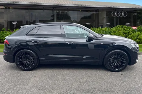 Audi Q8 3.0 TDI V6 50 Black Edition Tiptronic quattro Euro 6 (s/s) 5dr Thumbnail #4