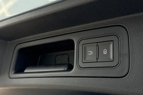  BYD Seal U 1.5 DM-i 18.3kWh Boost CVT Auto Euro 6 (s/s) 5dr Thumbnail #39