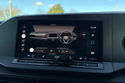 21 of 54 for Volkswagen Caddy 2.0 TDI C20 Commerce Pro DSG SWB Euro 6 (s/s) 5dr