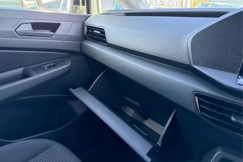 41 of 54 for Volkswagen Caddy 2.0 TDI C20 Commerce Pro DSG SWB Euro 6 (s/s) 5dr