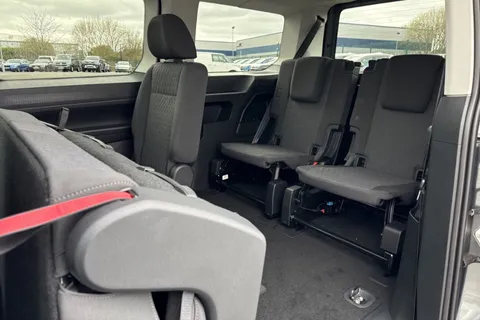 18 of 57 for Volkswagen Caddy Maxi 2.0 TDI DSG Euro 6 (s/s) 5dr