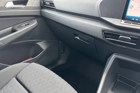 19 of 57 for Volkswagen Caddy Maxi 2.0 TDI DSG Euro 6 (s/s) 5dr