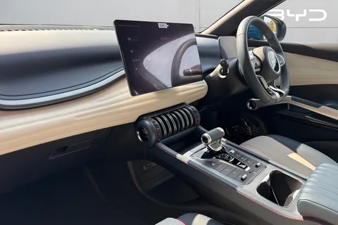 DG25RVT BYD ATTO 3 60.48kWh Design Auto 5dr Thumbnail #9