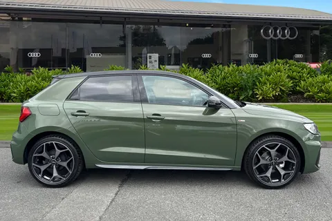  Audi A1 1.0 TFSI 25 Black Edition Sportback Euro 6 (s/s) 5dr Thumbnail #4