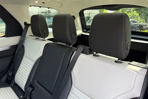 Land Rover Discovery 3.0 D350 MHEV Dynamic HSE Auto 4WD Euro 6 (s/s) 5dr Thumbnail #14