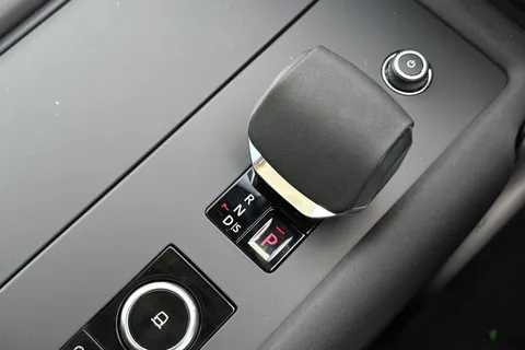 Land Rover Discovery 3.0 D350 MHEV Dynamic HSE Auto 4WD Euro 6 (s/s) 5dr Thumbnail #17