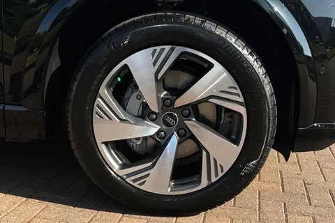 Audi Q6 E-Tron 100kWh S line Auto quattro 5dr Thumbnail #12