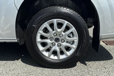 Volkswagen Transporter 2.0 TDI T30 Commerce Pro FWD SWB Euro 6 (s/s) 5dr Thumbnail #10