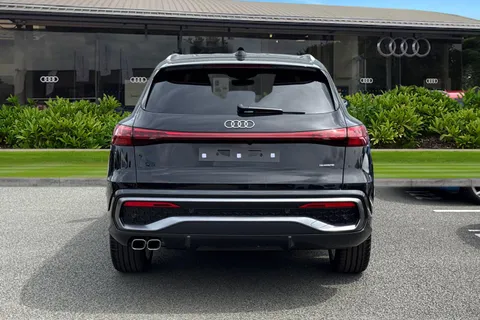  Audi Q5 2.0 TDI S line S Tronic quattro Euro 6 (s/s) 5dr Thumbnail #5