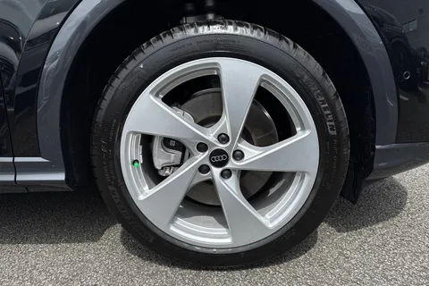  Audi Q5 2.0 TDI S line S Tronic quattro Euro 6 (s/s) 5dr Thumbnail #10