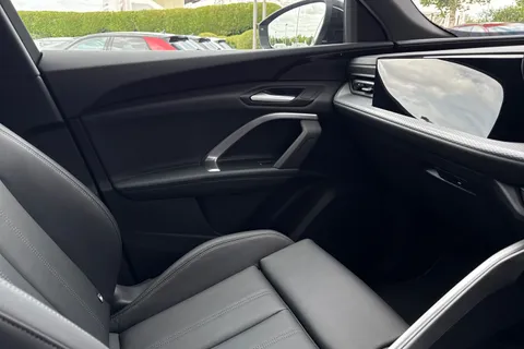  Audi Q5 2.0 TDI S line S Tronic quattro Euro 6 (s/s) 5dr Thumbnail #20