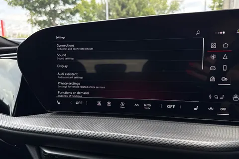  Audi Q5 2.0 TDI S line S Tronic quattro Euro 6 (s/s) 5dr Thumbnail #33