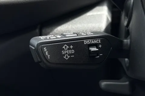  Audi Q5 2.0 TDI S line S Tronic quattro Euro 6 (s/s) 5dr Thumbnail #38