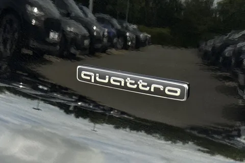  Audi Q5 2.0 TDI S line S Tronic quattro Euro 6 (s/s) 5dr Thumbnail #39