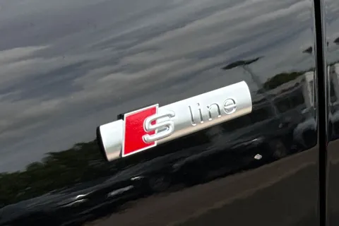  Audi Q5 2.0 TDI S line S Tronic quattro Euro 6 (s/s) 5dr Thumbnail #49