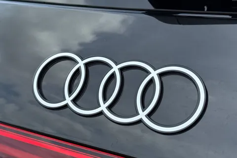  Audi Q5 2.0 TDI S line S Tronic quattro Euro 6 (s/s) 5dr Thumbnail #50