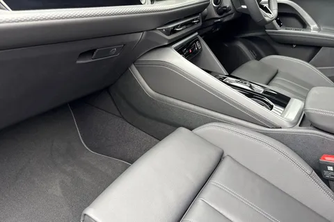  Audi Q5 2.0 TDI S line S Tronic quattro Euro 6 (s/s) 5dr Thumbnail #51