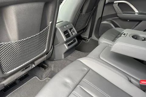  Audi Q5 2.0 TDI S line S Tronic quattro Euro 6 (s/s) 5dr Thumbnail #52