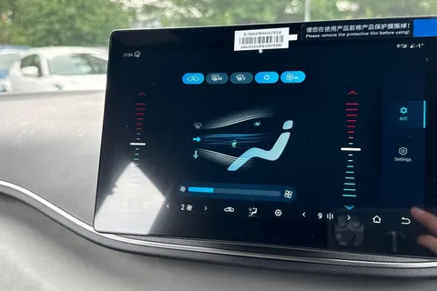  BYD Dolphin Surf 43.2kWh Boost Auto 5dr Thumbnail #19