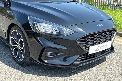 MX68UOE Ford Focus 1.5 EcoBlue ST-Line X Auto Euro 6 (s/s) 5dr Thumbnail #8
