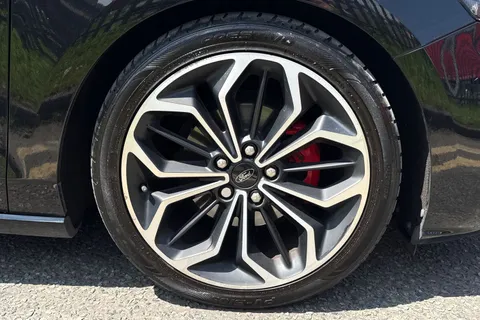 MX68UOE Ford Focus 1.5 EcoBlue ST-Line X Auto Euro 6 (s/s) 5dr Thumbnail #10