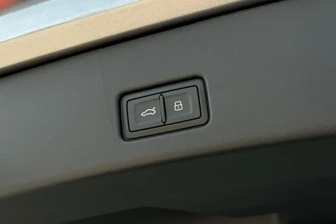 28 of 53 for Audi Q4 e-tron 55 S line Sportback Auto quattro 5dr 82kWh