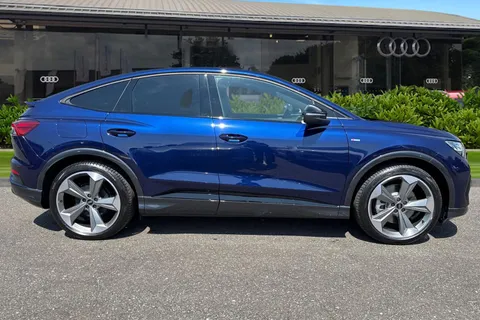 Audi Q4 e-tron 45 Black Edition Sportback Auto 5dr 82kWh Thumbnail #4