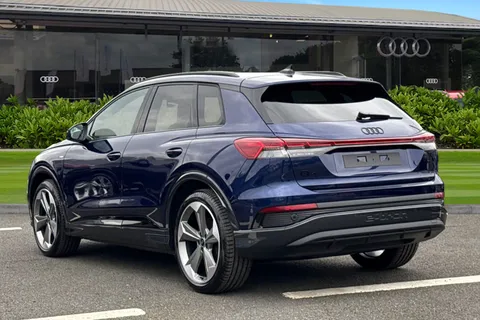 Audi Q4 e-tron 35 Black Edition Auto 5dr 55kWh Thumbnail #3