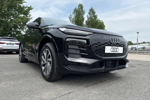  Audi Q6 E-Tron 100kWh Performance Sport Auto 5dr Thumbnail #30