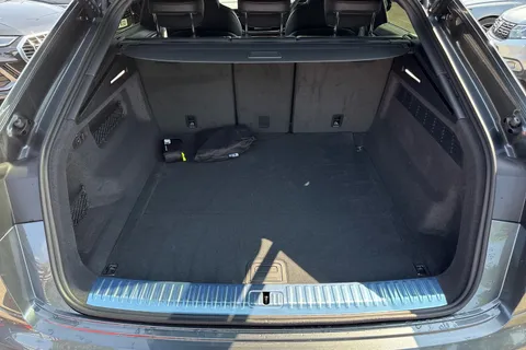 Audi RS Q8 4.0 TFSI V8 Performance Carbon Vorsprung Tiptronic quattro Euro 6 (s/s) 5dr Thumbnail #7