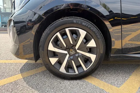 9 of 45 for PEUGEOT 208 1.2 PureTech Style Euro 6 (s/s) 5dr