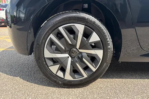 11 of 45 for PEUGEOT 208 1.2 PureTech Style Euro 6 (s/s) 5dr