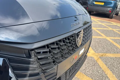 24 of 45 for PEUGEOT 208 1.2 PureTech Style Euro 6 (s/s) 5dr