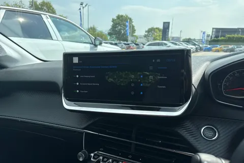 33 of 45 for PEUGEOT 208 1.2 PureTech Style Euro 6 (s/s) 5dr