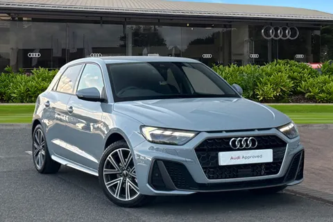 Audi A1 S line 30 TFSI 116 PS S tronic