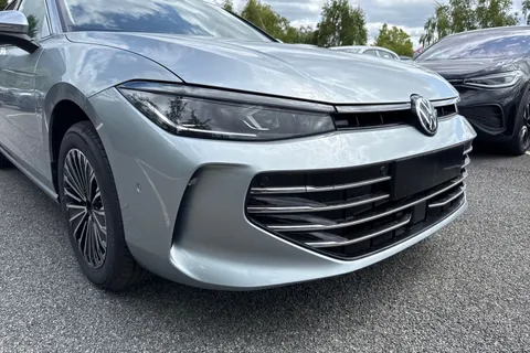  Volkswagen Passat 1.5 eTSI MHEV Elegance DSG Euro 6 (s/s) 5dr Thumbnail #9