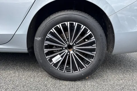  Volkswagen Passat 1.5 eTSI MHEV Elegance DSG Euro 6 (s/s) 5dr Thumbnail #11