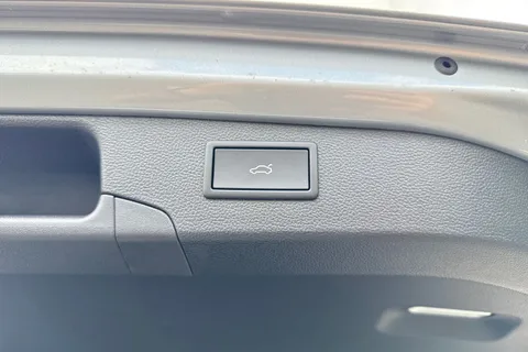  Volkswagen Passat 1.5 eTSI MHEV Elegance DSG Euro 6 (s/s) 5dr Thumbnail #29