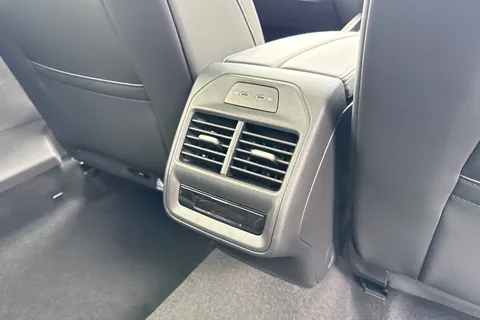  Volkswagen Passat 1.5 eTSI MHEV Elegance DSG Euro 6 (s/s) 5dr Thumbnail #30