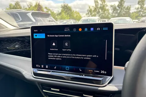  Volkswagen Passat 1.5 eTSI MHEV Elegance DSG Euro 6 (s/s) 5dr Thumbnail #43