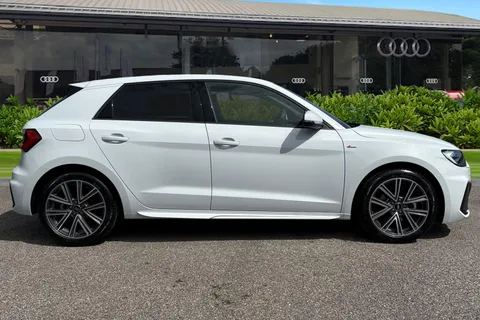 Audi A1 1.0 TFSI 30 S line Sportback Euro 6 (s/s) 5dr Thumbnail #4