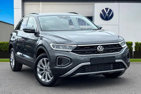 Volkswagen T-Roc 1.5 TSI Match DSG Euro 6 (s/s) 5dr Thumbnail #2