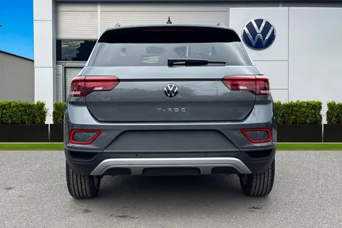 Volkswagen T-Roc 1.5 TSI Match DSG Euro 6 (s/s) 5dr Thumbnail #5